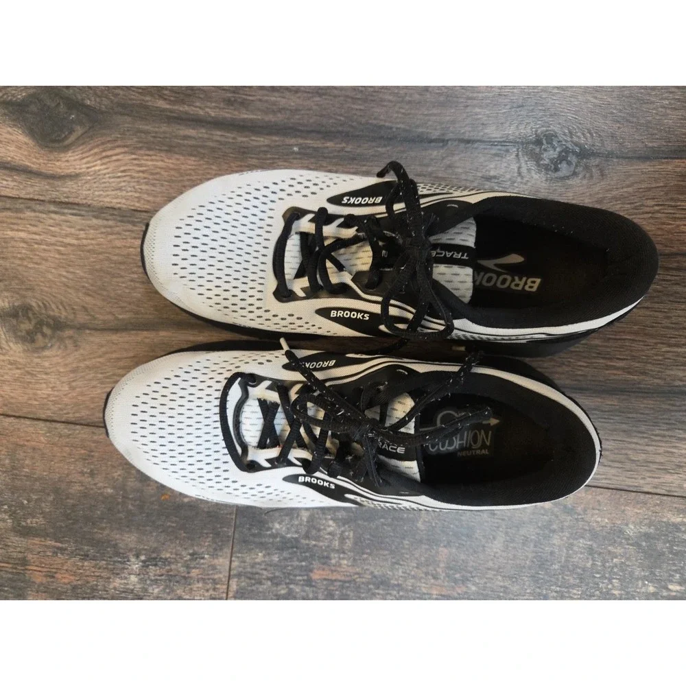 Brooks Men's Trace 2 Neutral Running Shoe White And Black Size 9.5 D EUR 43